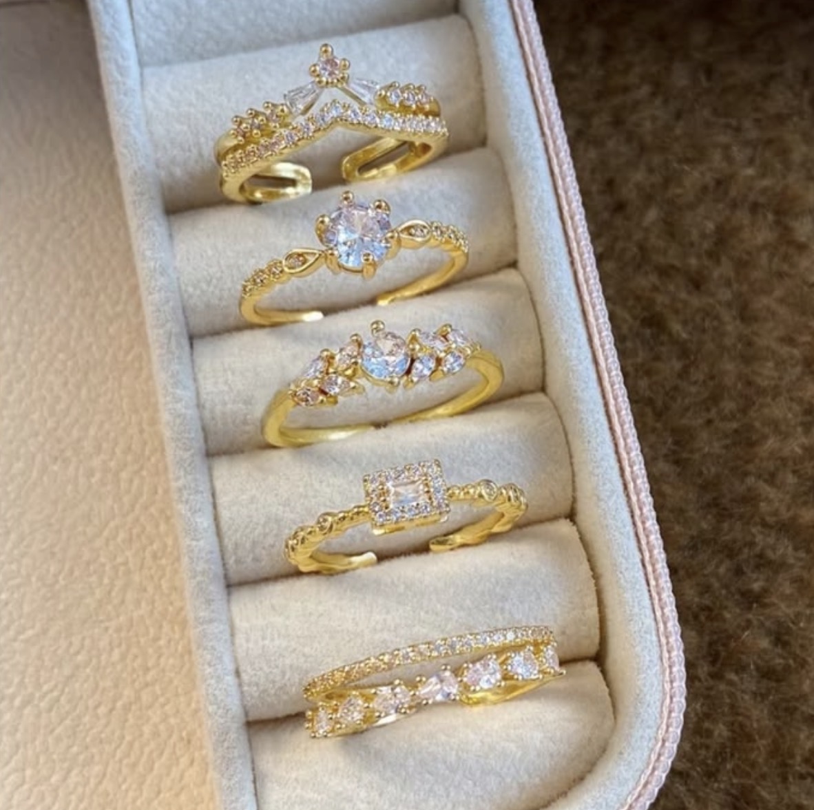 Solaire Gold Ring Set — 6 Pieces in Gold — Boxed set